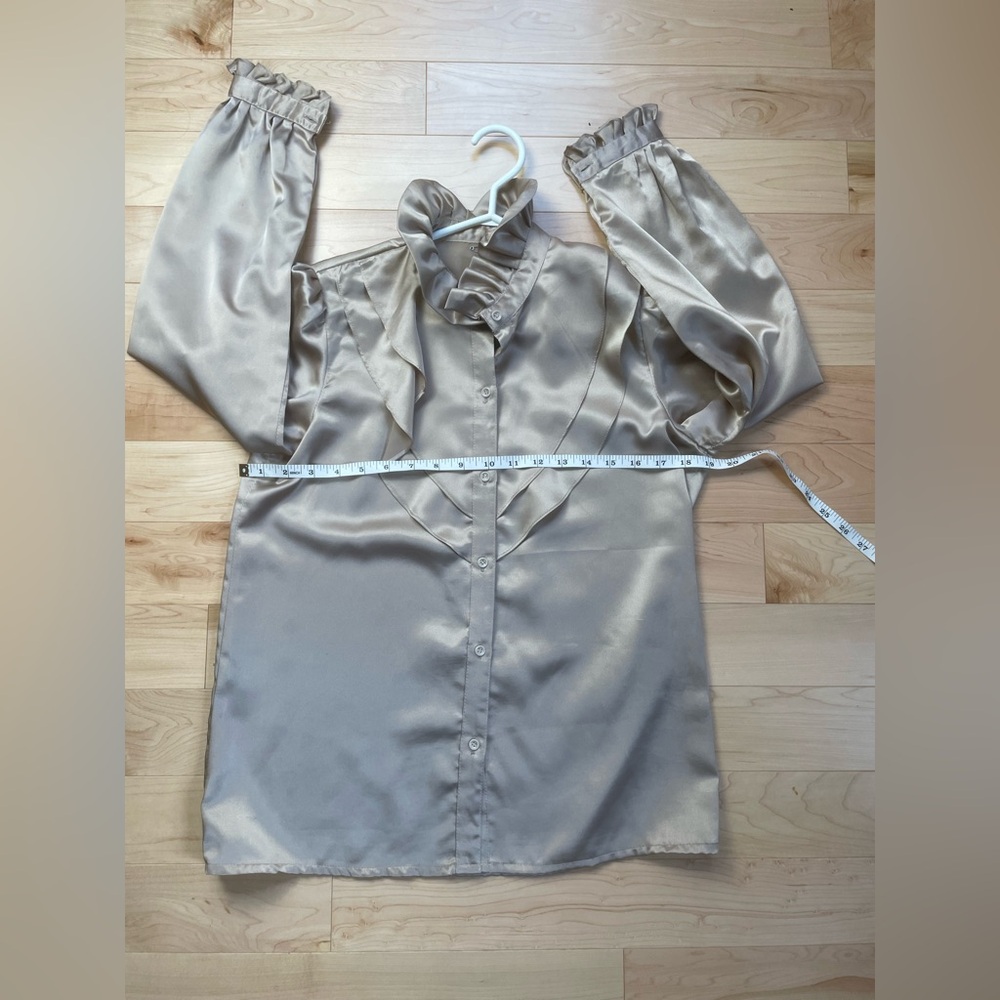 Frilly blouse - Picture 4 of 5